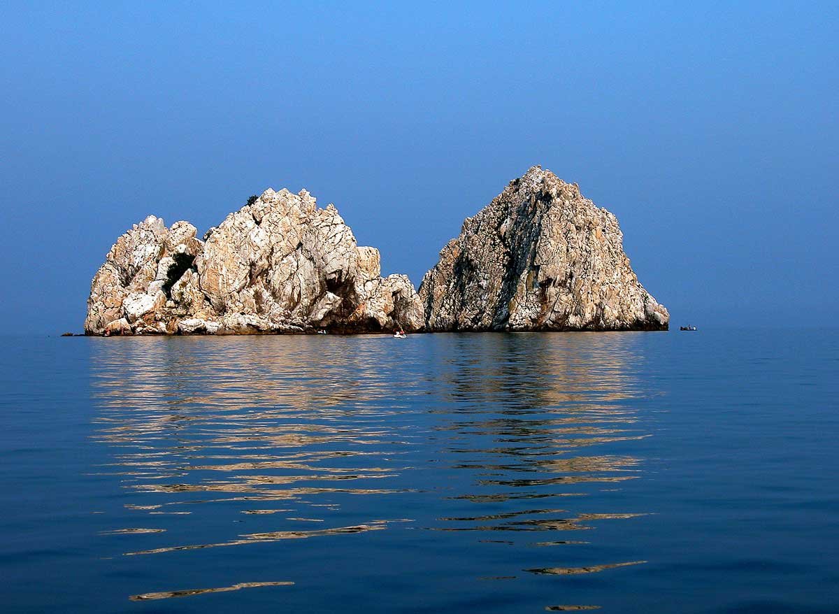 Почему Черное море так называется